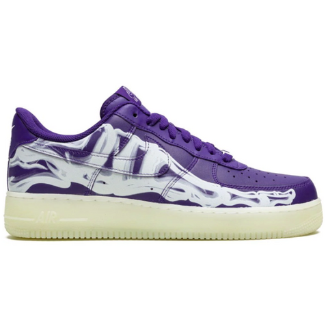 Tenis nike morado edición especial por Halloween. Suela glow in the dark