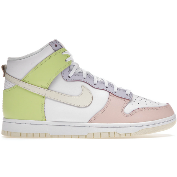 Los Nike Dunk High Cashmere son tenis altos en colores pastel, con detalles contrastantes y el clásico logo de Nike.