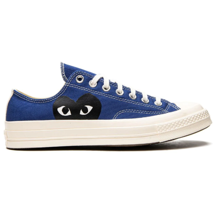 Comme des Garçons x Converse. Tenis bajos azules casuales para cualquier ocasión.