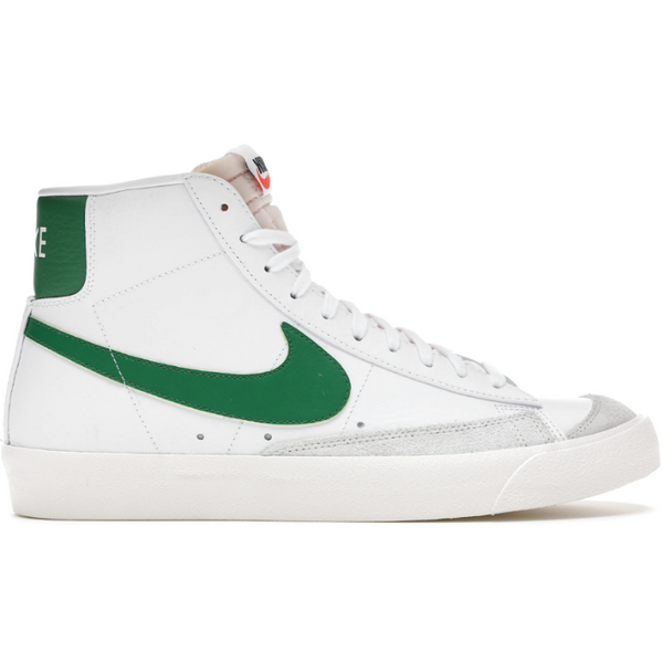 Nike Blazer Mid Blancos con el swoosh verde. Para cualquier ocasión